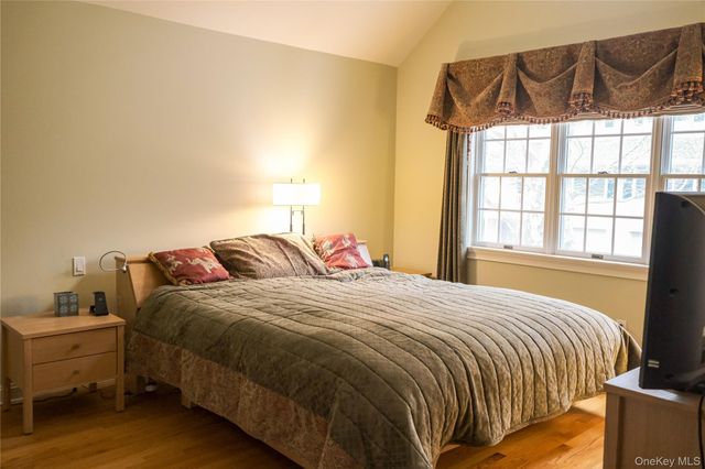 6 Holly Knolls, Armonk, NY 10504