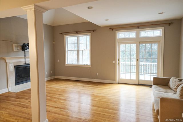 6 Holly Knolls, Armonk, NY 10504