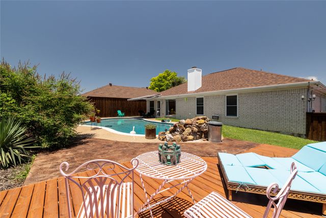 874 Havenbrook Drive, Arlington, TX 76001
