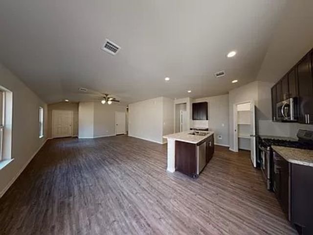 2551 E Meramec Street, Fayetteville, AR 72701