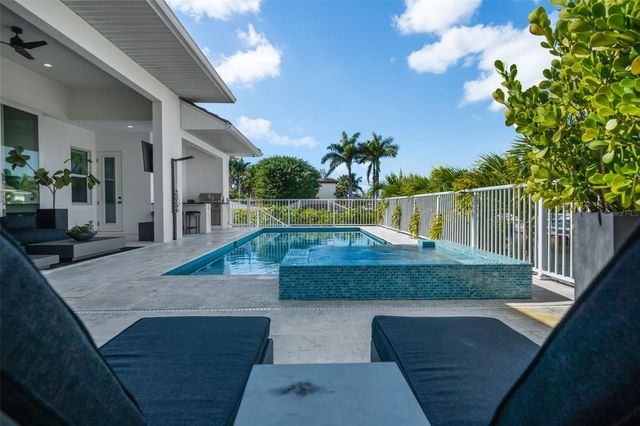 1643 STANFORD LANE, Sarasota, FL 34231