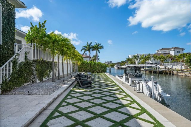 1643 STANFORD LANE, Sarasota, FL 34231