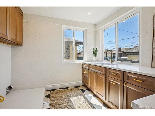 851 S Washington St, Denver, CO 80209