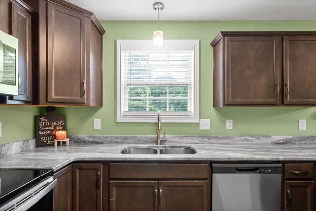 2641 Rafiki Dr, Clarksville, TN 37042