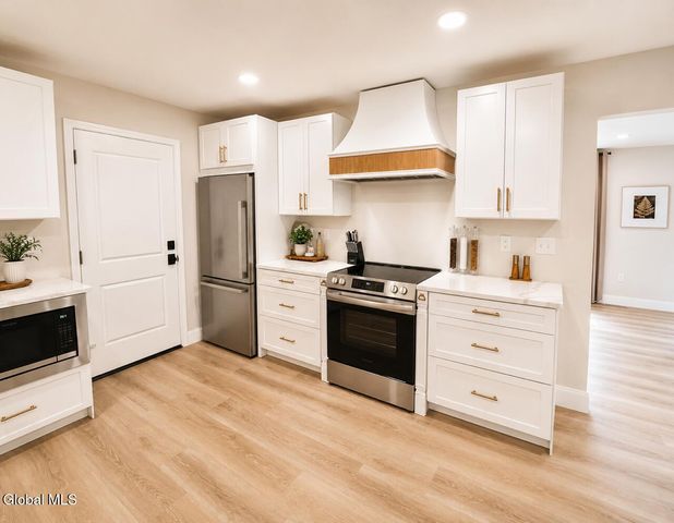 31 Arbutus Drive, Queensbury, NY 12804