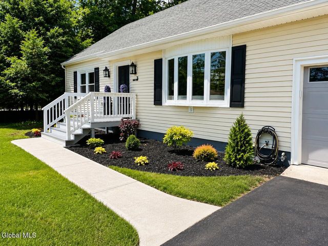 31 Arbutus Drive, Queensbury, NY 12804