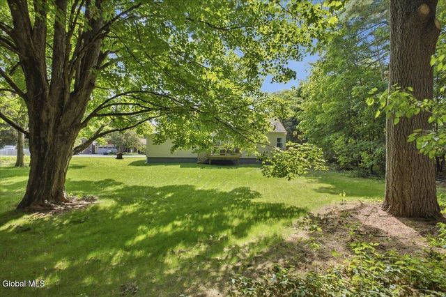 31 Arbutus Drive, Queensbury, NY 12804