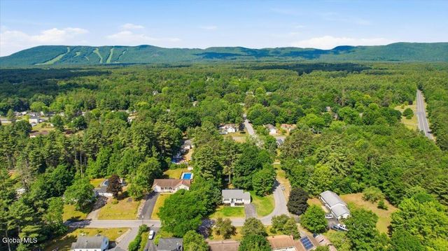 31 Arbutus Drive, Queensbury, NY 12804