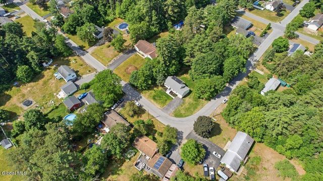 31 Arbutus Drive, Queensbury, NY 12804