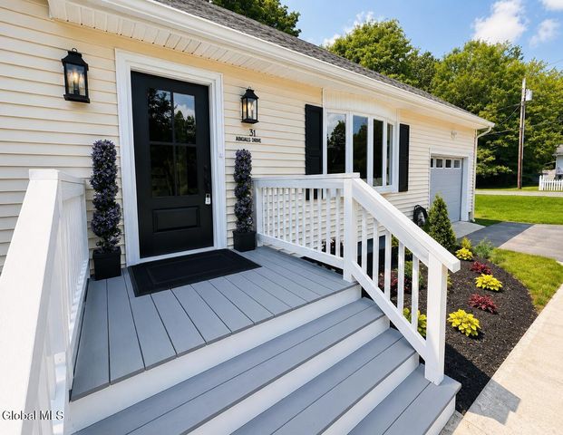 31 Arbutus Drive, Queensbury, NY 12804