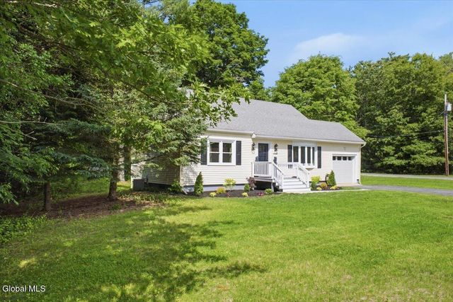 31 Arbutus Drive, Queensbury, NY 12804