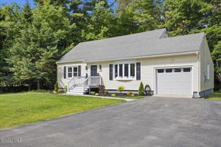 31 Arbutus Drive, Queensbury, NY 12804