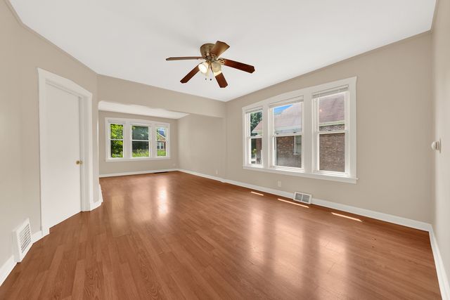 2718 Kenilworth Avenue, Berwyn, IL 60402