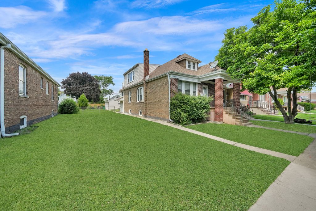 2718 Kenilworth Avenue, Berwyn, IL 60402