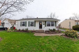 2721 Queensway Drive, Grove City, OH 43123