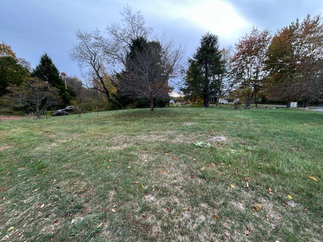 182 Drinkwater Road, Kensington, NH 03833