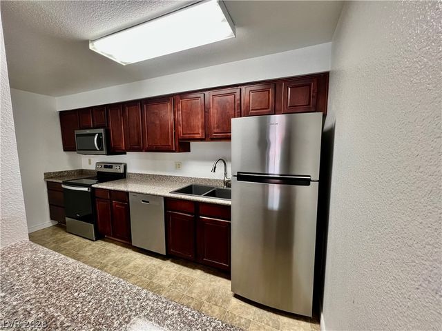 5041 River Glen Drive 96, Las Vegas, NV 89103