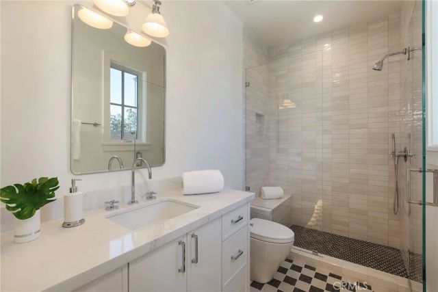 1946 Port Carney Pl., Newport Beach, CA 92660