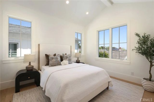 1946 Port Carney Pl., Newport Beach, CA 92660