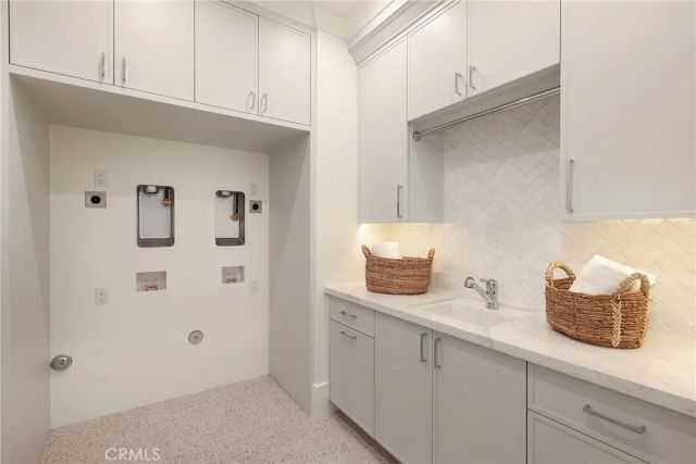 1946 Port Carney Pl., Newport Beach, CA 92660