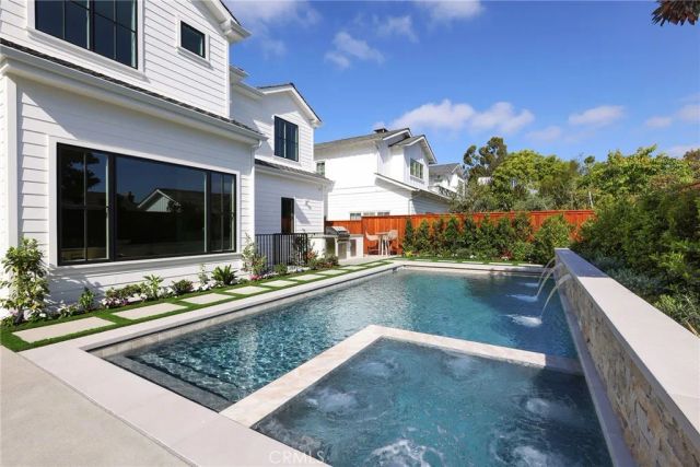 1946 Port Carney Pl., Newport Beach, CA 92660