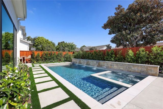 1946 Port Carney Pl., Newport Beach, CA 92660