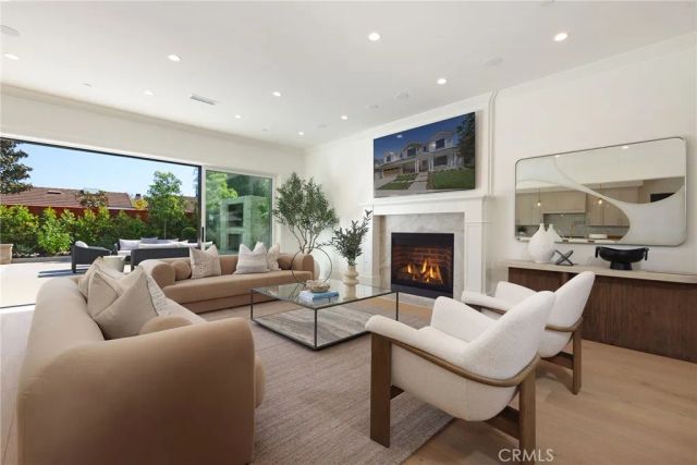 1946 Port Carney Pl., Newport Beach, CA 92660