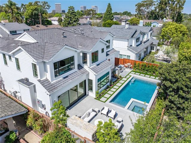 1946 Port Carney Pl., Newport Beach, CA 92660