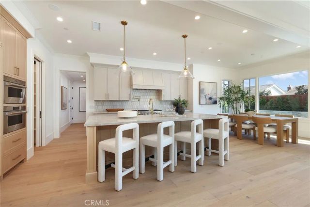 1946 Port Carney Pl., Newport Beach, CA 92660