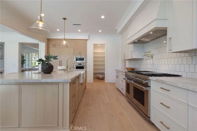 1946 Port Carney Pl., Newport Beach, CA 92660