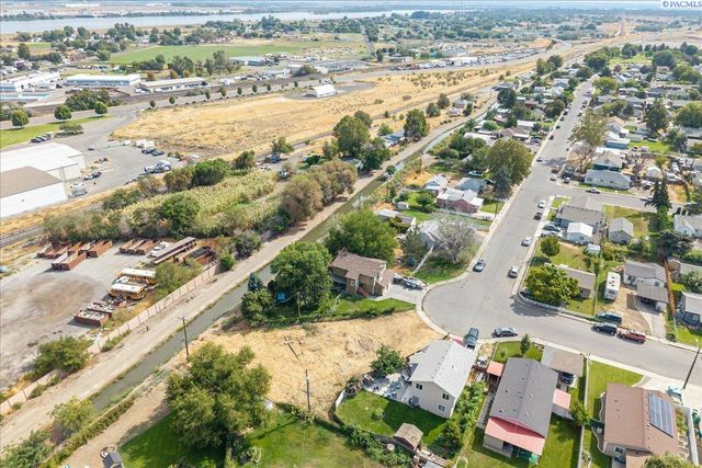 811 E 4th, Kennewick, WA 99336