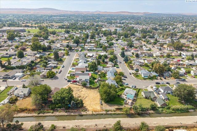 811 E 4th, Kennewick, WA 99336