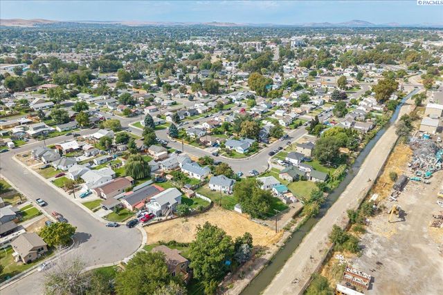 811 E 4th, Kennewick, WA 99336