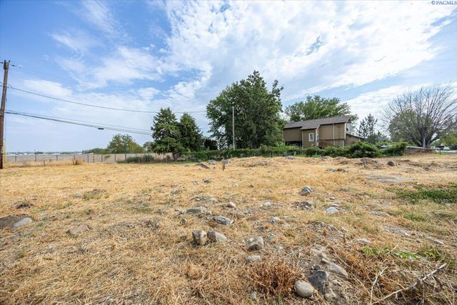 811 E 4th, Kennewick, WA 99336