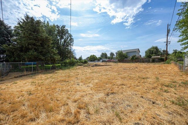 811 E 4th, Kennewick, WA 99336