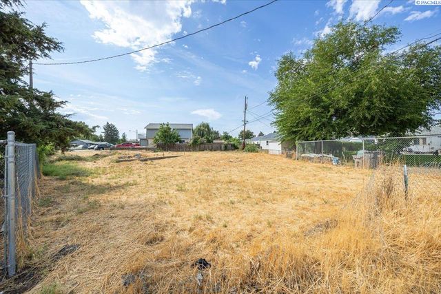 811 E 4th, Kennewick, WA 99336