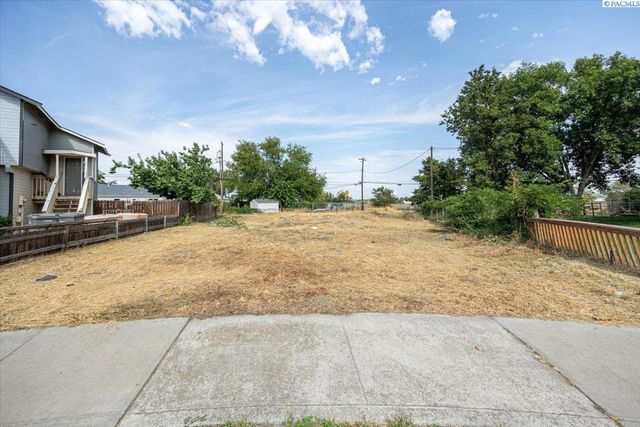 811 E 4th, Kennewick, WA 99336