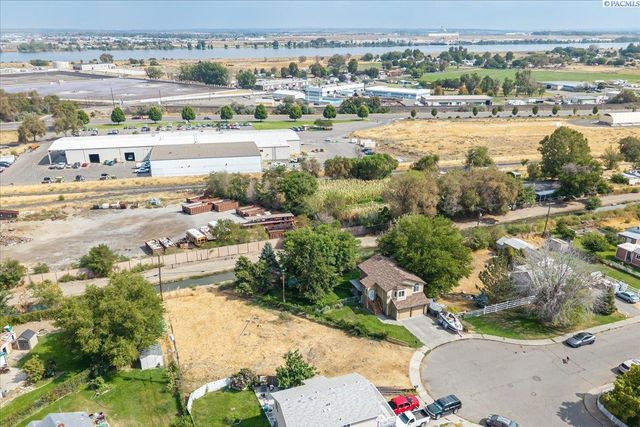 811 E 4th, Kennewick, WA 99336