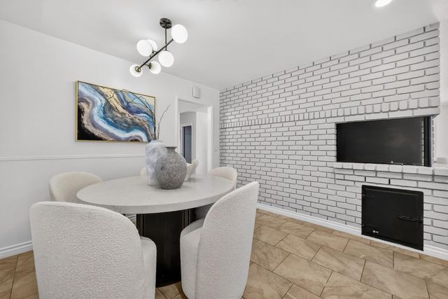 1443 Hollenbeck Avenue, Sunnyvale, CA 94087