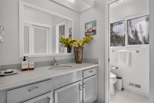 1443 Hollenbeck Avenue, Sunnyvale, CA 94087