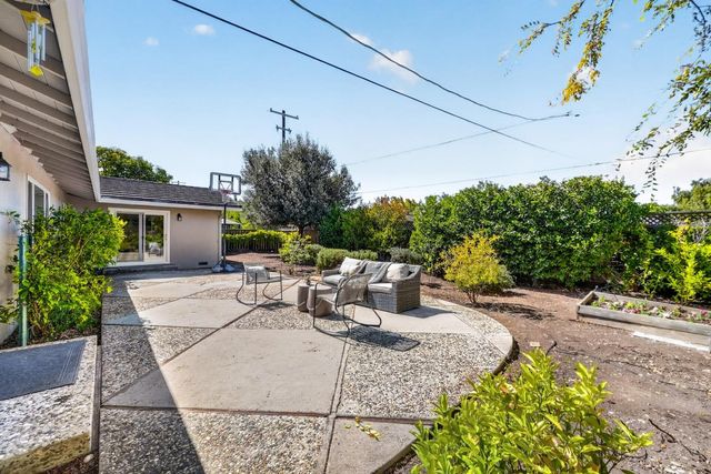 1443 Hollenbeck Avenue, Sunnyvale, CA 94087