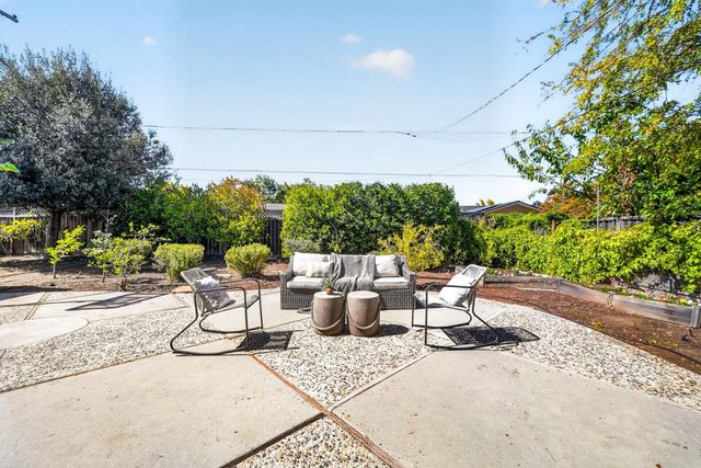 1443 Hollenbeck Avenue, Sunnyvale, CA 94087
