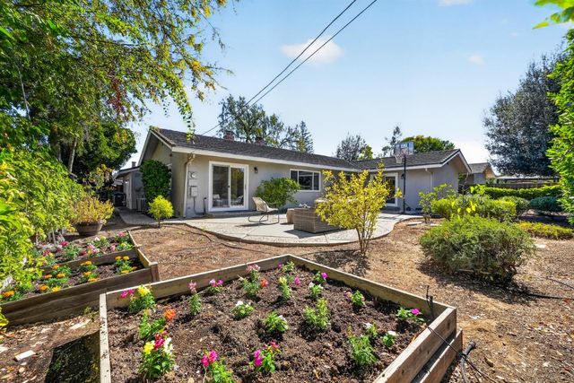 1443 Hollenbeck Avenue, Sunnyvale, CA 94087