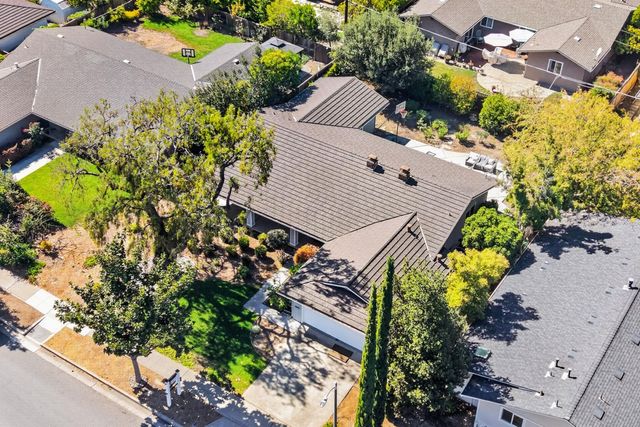 1443 Hollenbeck Avenue, Sunnyvale, CA 94087
