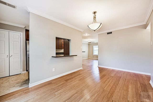 402 Postoffice Street # 123, Galveston, TX 77550