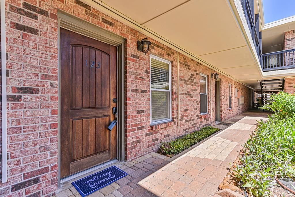 402 Postoffice Street # 123, Galveston, TX 77550