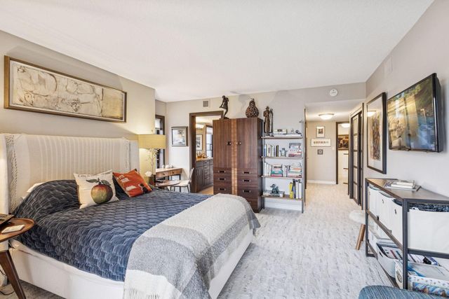 110 Bank Street SE L2001, Minneapolis, MN 55414