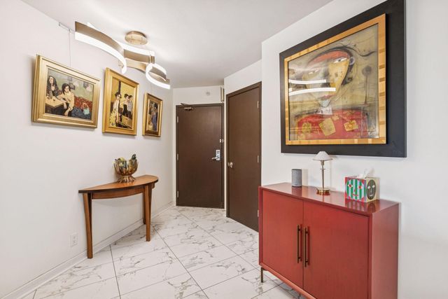 110 Bank Street SE L2001, Minneapolis, MN 55414