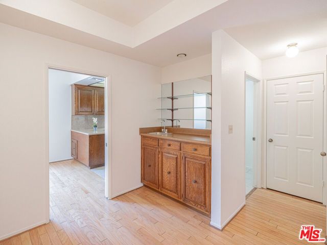 1246 E Lexington Drive 6, Glendale, CA 91206