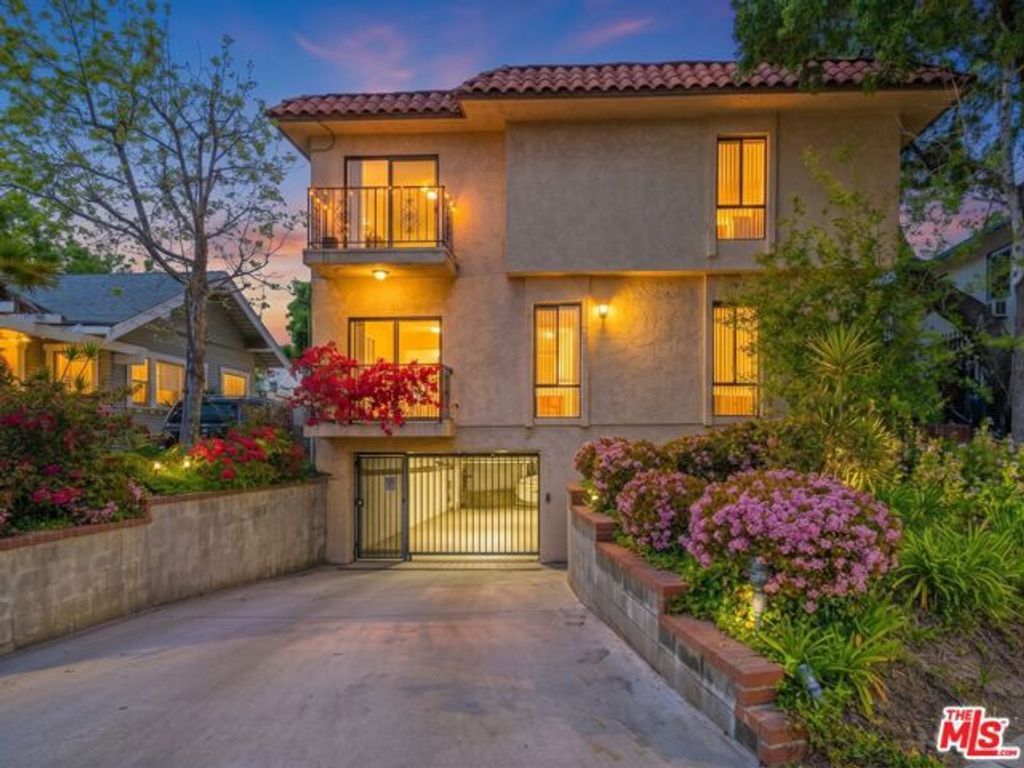 1246 E Lexington Drive 6, Glendale, CA 91206